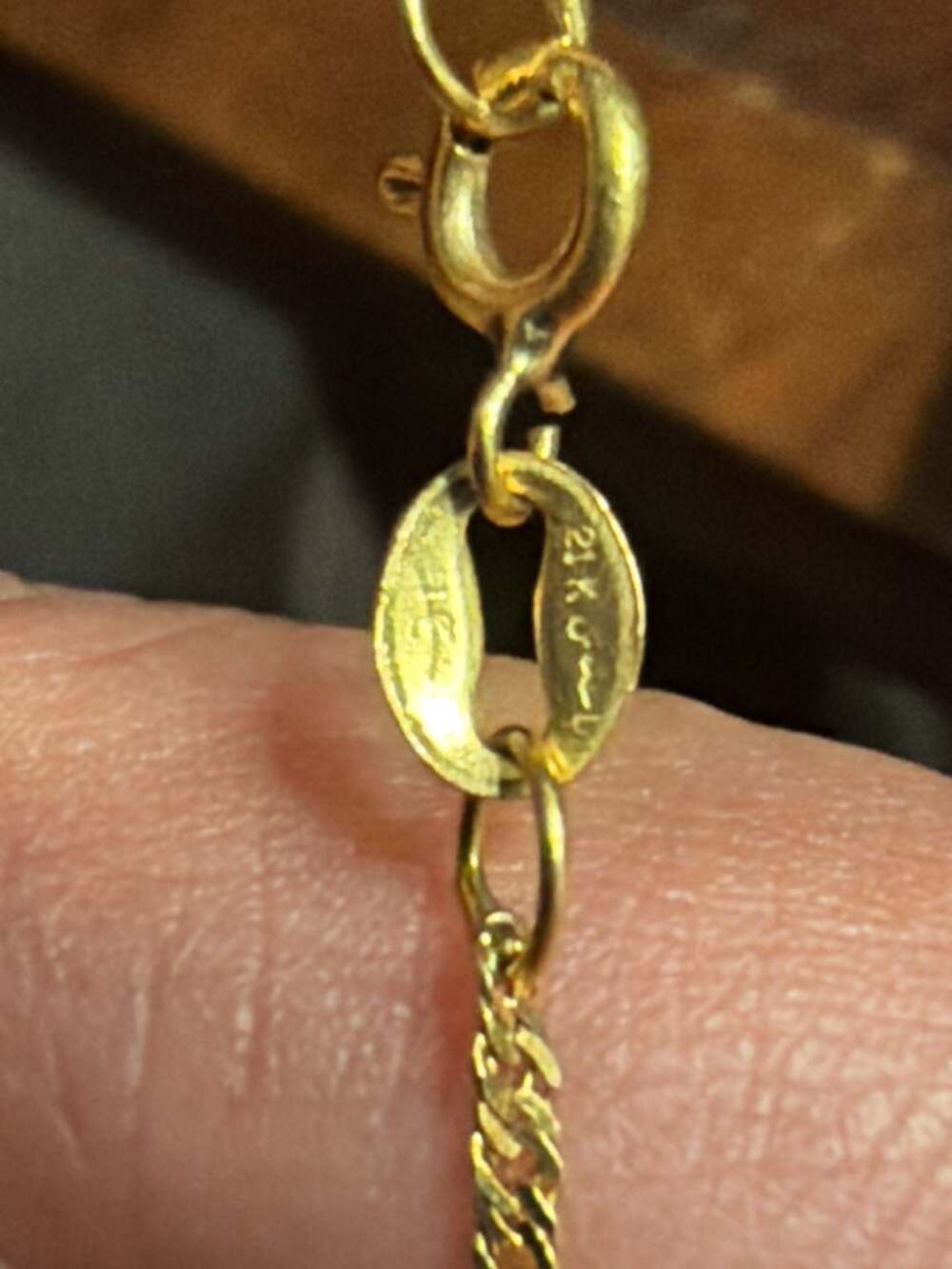 21K Yellow Gold Filigree Teardrop Pendant Necklace